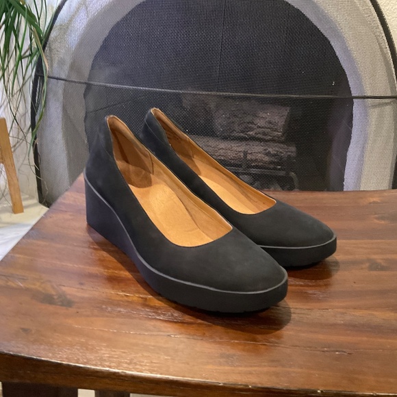 Vionic Women's Sereno Wedge Slip On size 7 - Picture 2 of 9